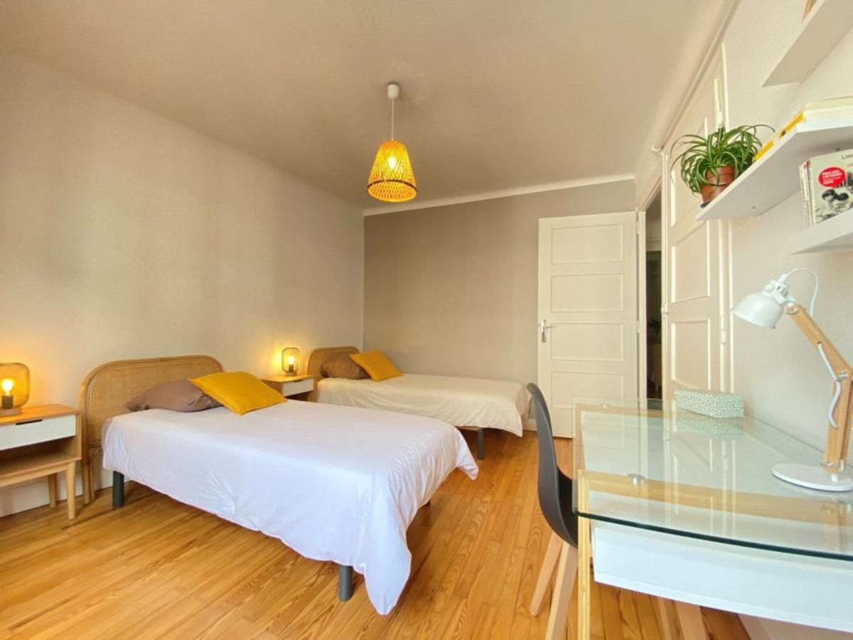 Charmant T3 Renove En Centre-Ville D'Annecy Avec Balcon, Ascenseur Et Parking Prive - Fr-1-432-83 Luaran gambar